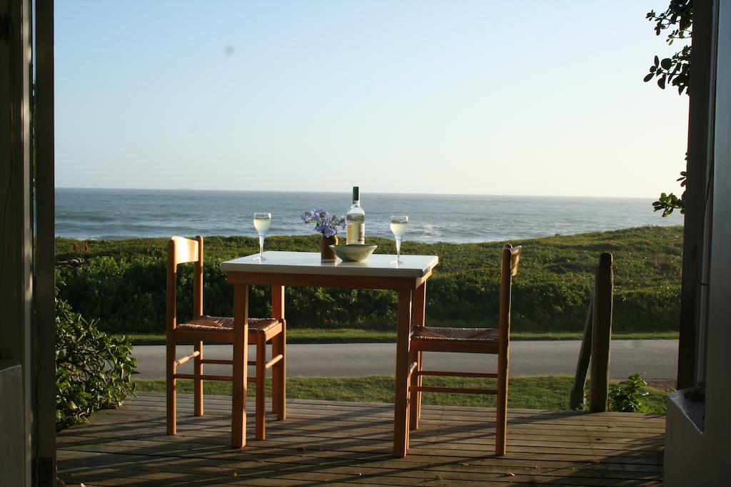 Pebbles Beach Cottage Port Elizabeth Ruang foto